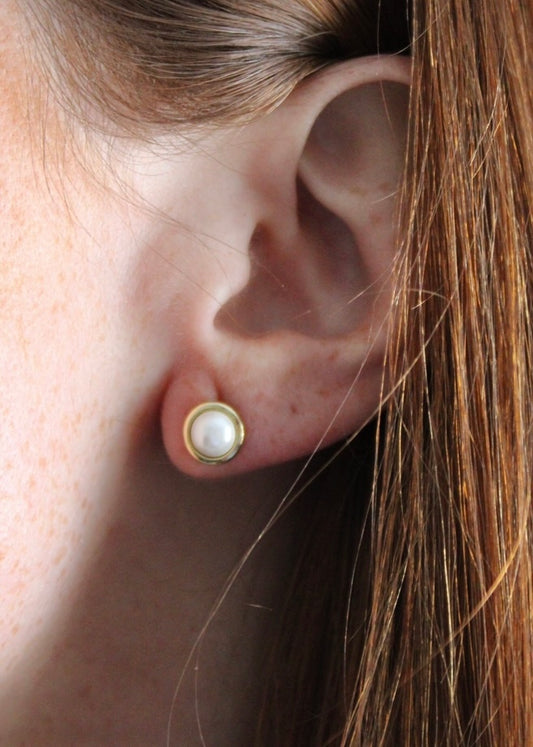 Pearly Stud Earrings